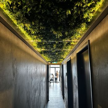 Toast to Coast Brunch Bar - Cool hallway to the bathroom - Breakfast & Brunch Near Me - Richmond, British Columbia Toast to Coast Brunch Bar - Cool hallway to the bathroom - Breakfast & Brunch Near Me - Richmond, British Columbia