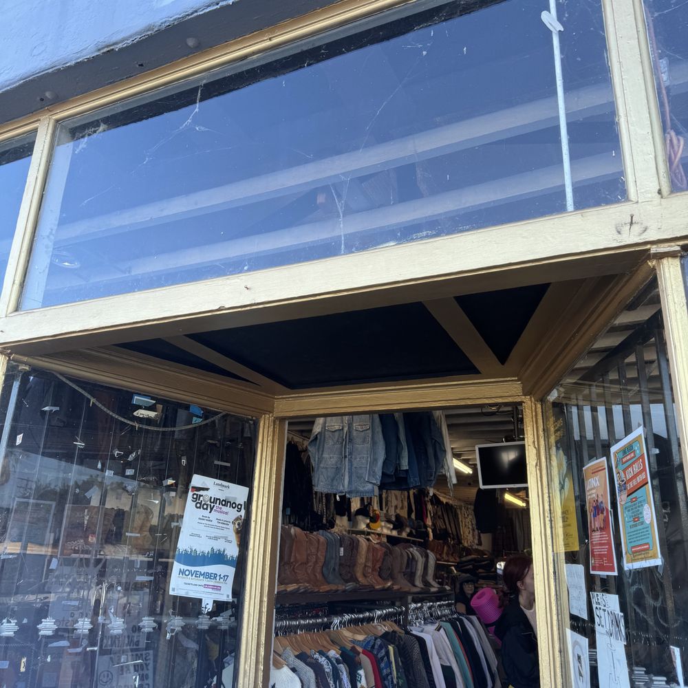 La Bomba - Used, Vintage & Consignment Near Me - Long Beach, California La Bomba - Used, Vintage & Consignment Near Me - Long Beach, California