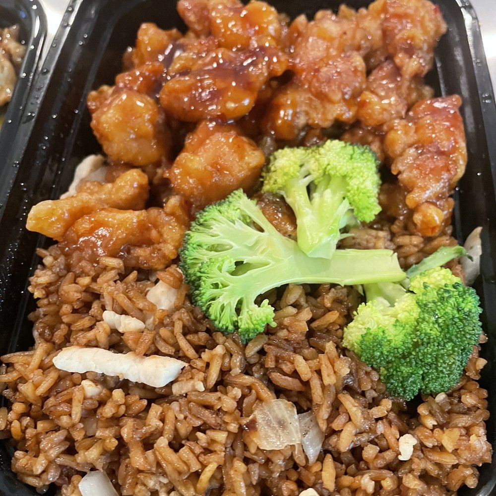 China East - General tso's chicken combination plate - Chinese Near Me - Birmingham, Alabama China East - General tso's chicken combination plate - Chinese Near Me - Birmingham, Alabama