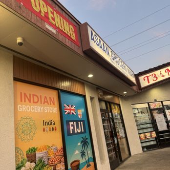 Asaan Grocery Mart - Outside - International Grocery Near Me - Union City, California Asaan Grocery Mart - Outside - International Grocery Near Me - Union City, California