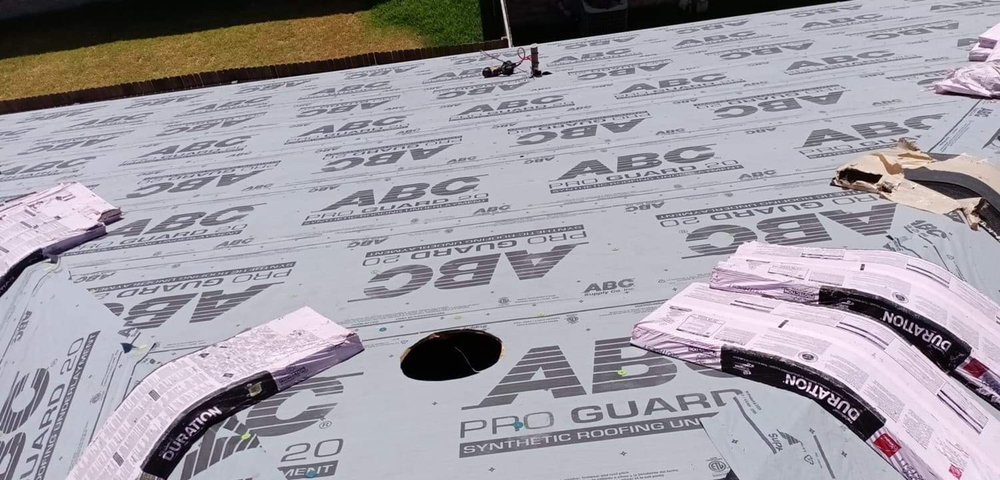 Slide of Regio's Roofing