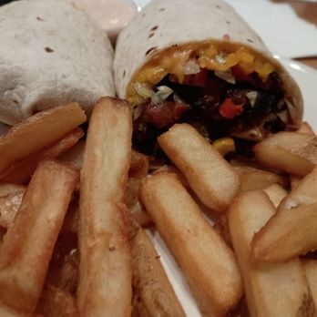Winking Lizard - Veggie wrap and fries - excellent - American Near Me - Independence, Ohio