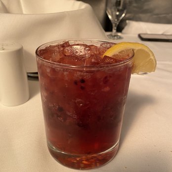 Elizabeth's Chop House - Blackberry smash - Steakhouses Near Me - Marquette, Michigan