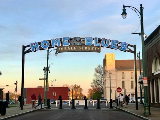 Beale Street Entertainment District by null