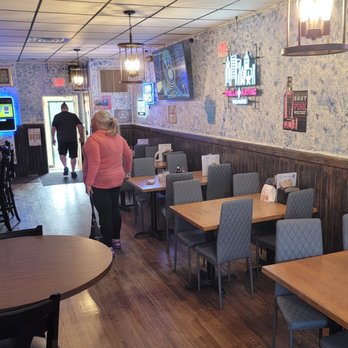 Bill and Roxy's Shenanigans - Inside - Tacos Near Me - Richfield, Wisconsin