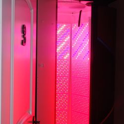 Sun Palace - Elevate your well-being and skin rejuvenation in the Youth Booth, Red light therapy with infrared