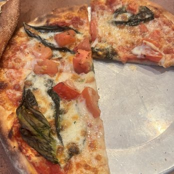 Amici's East Coast Pizzeria - Pizza Near Me - San Rafael, California