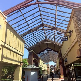 Woodburn Premium Outlets - Shopping Centers Near Me - Woodburn, Oregon Woodburn Premium Outlets - Shopping Centers Near Me - Woodburn, Oregon