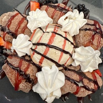 Draco Markham - Bites: Beignets, nutella and ice cream - Canadian (New) Near Me - Markham, Ontario