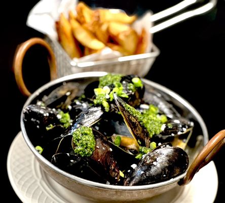 Le Bistro by null