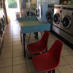 Clearwater Coin Laundry - Plenty of folding stations.