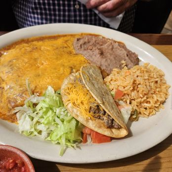 La Cantera - Mexican plate with 3 enchiladas instead of the normal 2 a most places. - Mexican Near Me - Pleasanton, Texas