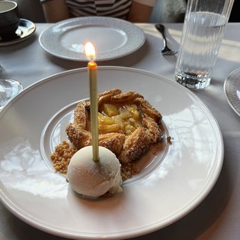 Maple & Ash - Steakhouses Near Me - Chicago, Illinois