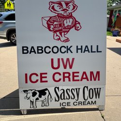 Monona Bait & Ice Cream - Sign