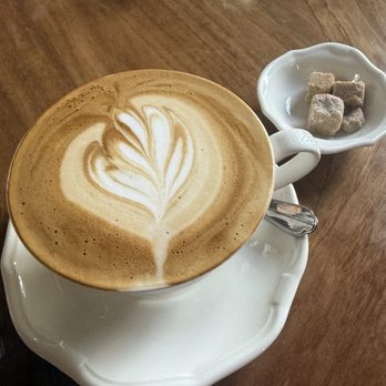 Le Crocodile - Latte - French Near Me - Brooklyn, New York