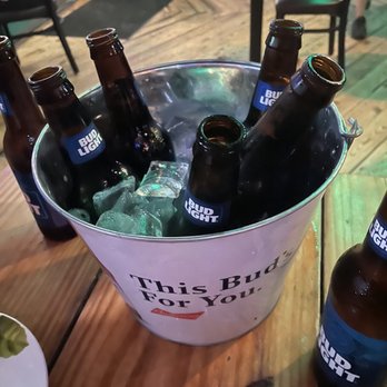 Moosehead Grill - Bucket of domestics - American Near Me - Charlotte, North Carolina