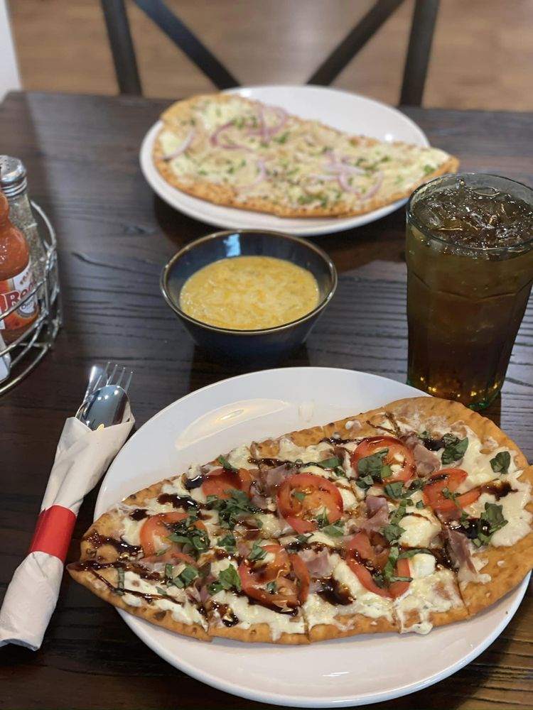 MARKET STREET GRILL Updated April 2024 12 Photos 125 S Market St