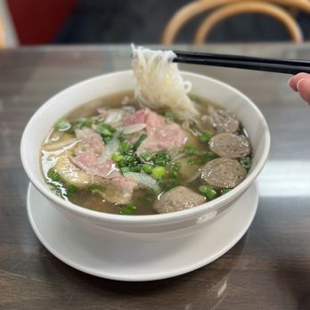 R & D Cafe - Pho Dac Biet Bo Vien - Vietnamese Near Me - San Lorenzo, California R & D Cafe - Pho Dac Biet Bo Vien - Vietnamese Near Me - San Lorenzo, California