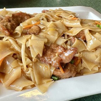 Yummy Bowl - Chow Fun with Beef - Chinese Near Me - Newport, Oregon Yummy Bowl - Chow Fun with Beef - Chinese Near Me - Newport, Oregon