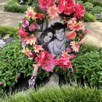 Graceland Mansion - Museums Near Me - Memphis, Tennessee