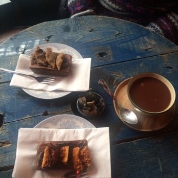 Bonbon Chocolate Boutique - Yum! Salted caramel hot chocolate and delicious brownies - Cafes Near Me - Manchester, XGM
