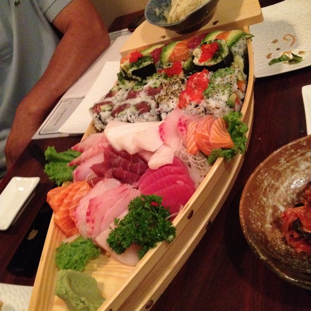 Tokyo Sushi - Love Boat - Sashimi+Sushi+Maki+Rolls+White Ginger!!! - Sushi Bars Near Me - Toronto, Ontario