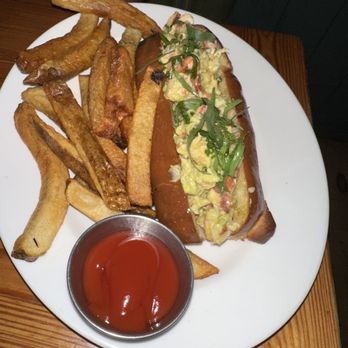 Crave Fishbar - Lobster Roll - Seafood Near Me - New York, New York