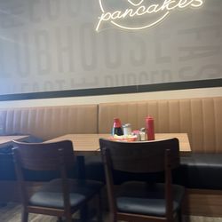 Stacked Pancake - Neon sign