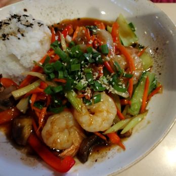 Holoholo Grill - $33 shrimp stir fry - Hawaiian Near Me - Koloa, Hawaii