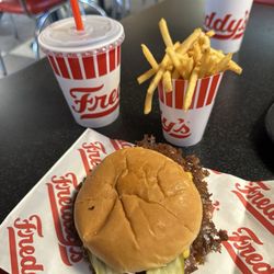 Freddy's Frozen Custard & Steakburgers - Kid's Steakburger with Cheese Combo