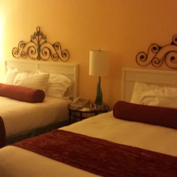 Hotel Zico - Double queen room - Hotels Near Me - Mountain View, California