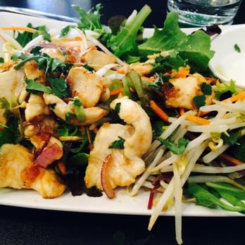 HX46 - Chicken Lemongrass Salad - Coffee & Tea Near Me - Dublin, D