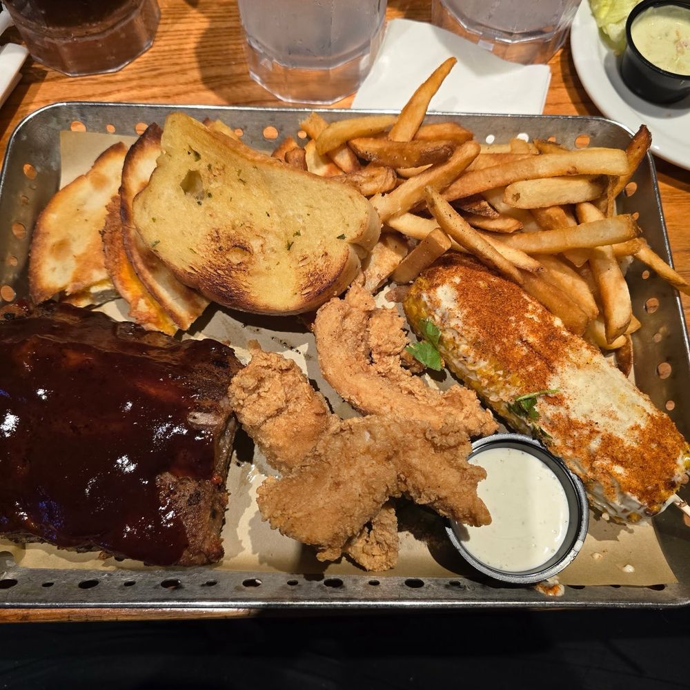Chili's - Smokehouse Combo - American Near Me - Dallas, Texas Chili's - Smokehouse Combo - American Near Me - Dallas, Texas