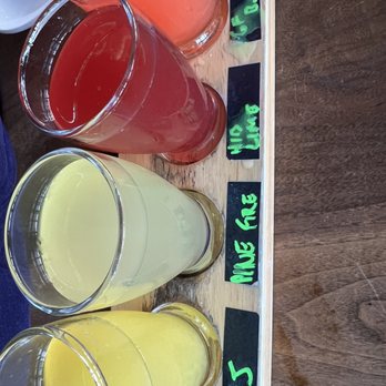 Eureka! - Mimosa Flights - American Near Me - Hawthorne, California