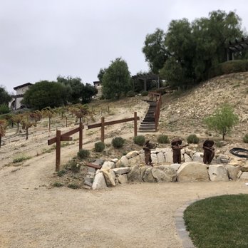 Croad Vineyards - Wineries Near Me - Paso Robles, California Croad Vineyards - Wineries Near Me - Paso Robles, California