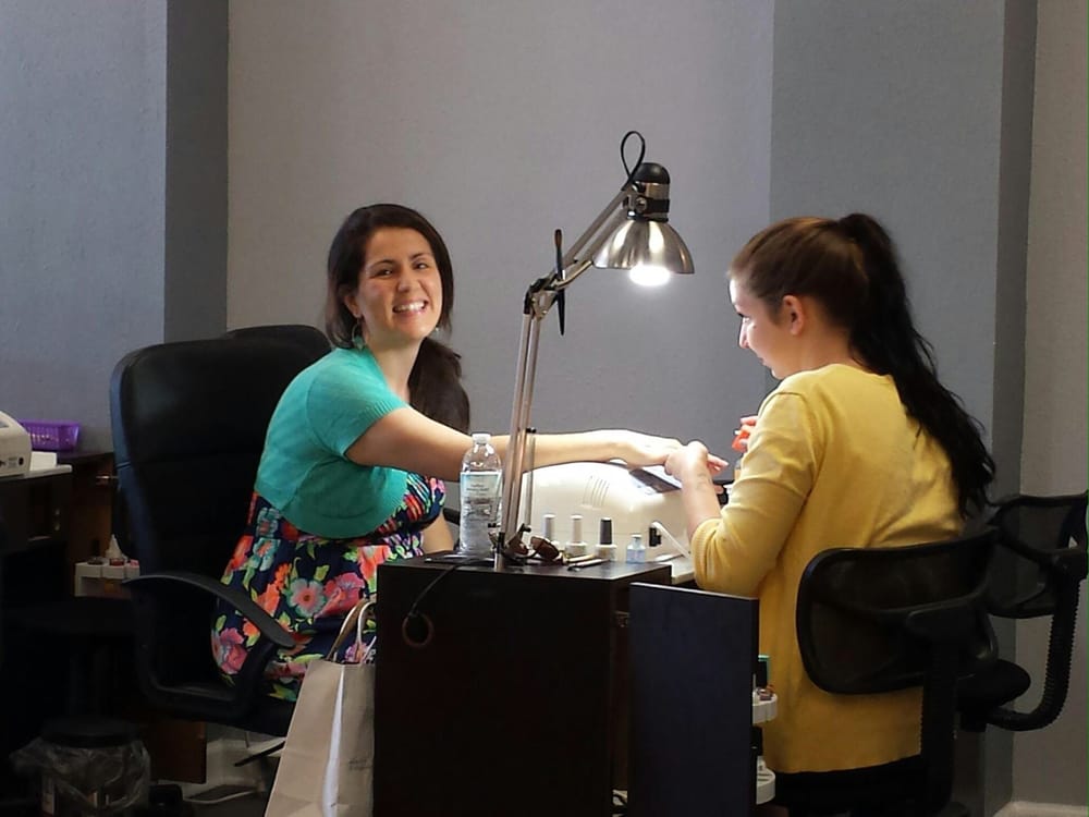 Avalon Nails & Spa of Asheville Logo