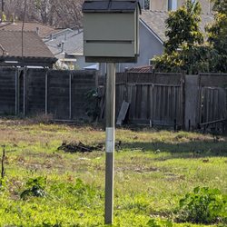 Birdhouse? This is by the nature trail between Monte Verde Park and Carson St