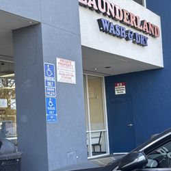 BayView Plaza Launderland - The outside of the wash house