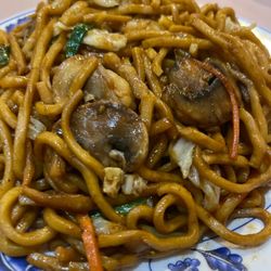 Great Dragon Chinese Restaurant - Shrimp Low Mien.