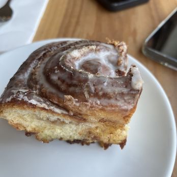 Zak The Baker - Cinnamon roll - Kosher Near Me - Miami, Florida Zak The Baker - Cinnamon roll - Kosher Near Me - Miami, Florida