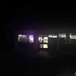 Sunderland Gulf - 9 o'clock on the dot! You're shit outta luck if you need something (like help, friendly service, assistance, etc).