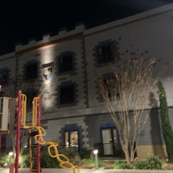 Legoland Castle Hotel - Hotels Near Me - Carlsbad, California