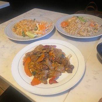 Kin'd - Chicken pad Thai Beef drunken noodles  Shrimp basil rice - Thai Near Me - Fresh Meadows, New York