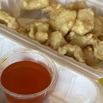 Ming's Garden - a tray of fried food and a cup of sauce - Chinese Near Me - North Vancouver, British Columbia