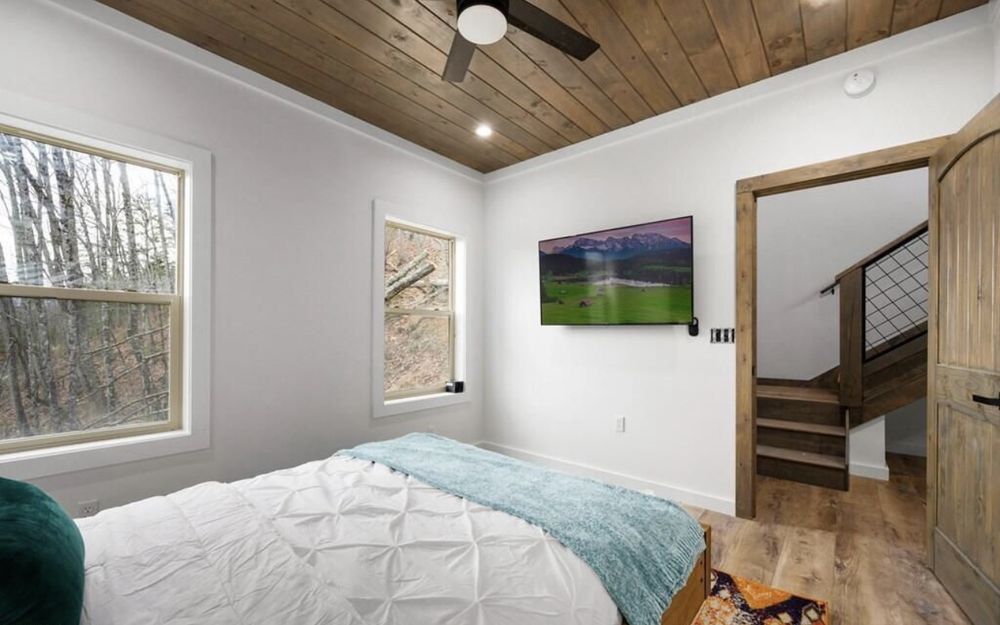 Slide of Canales Construction