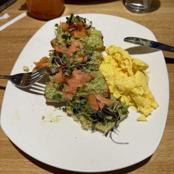 Silver Diner - Avocado toast with smoked salmon - New American Near Me - Arlington, Virginia Silver Diner - Avocado toast with smoked salmon - New American Near Me - Arlington, Virginia