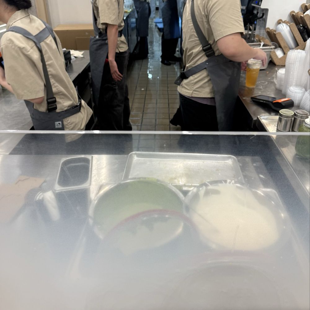 Heytea - Very wet floor - Bubble Tea Near Me - Milpitas, California Heytea - Very wet floor - Bubble Tea Near Me - Milpitas, California