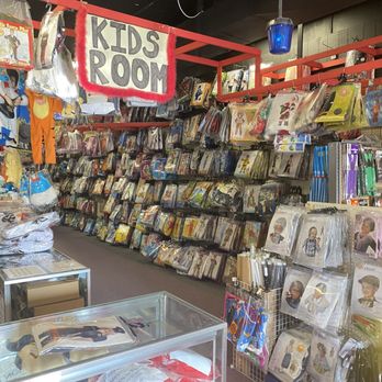 Fantasy Costumes - Costumes Near Me - Chicago, Illinois