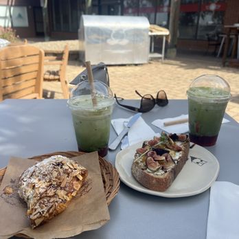 Cloud9 Coffee - almond croissant, fig toast, strawberry matcha lattes - Coffee & Tea Near Me - Palo Alto, California