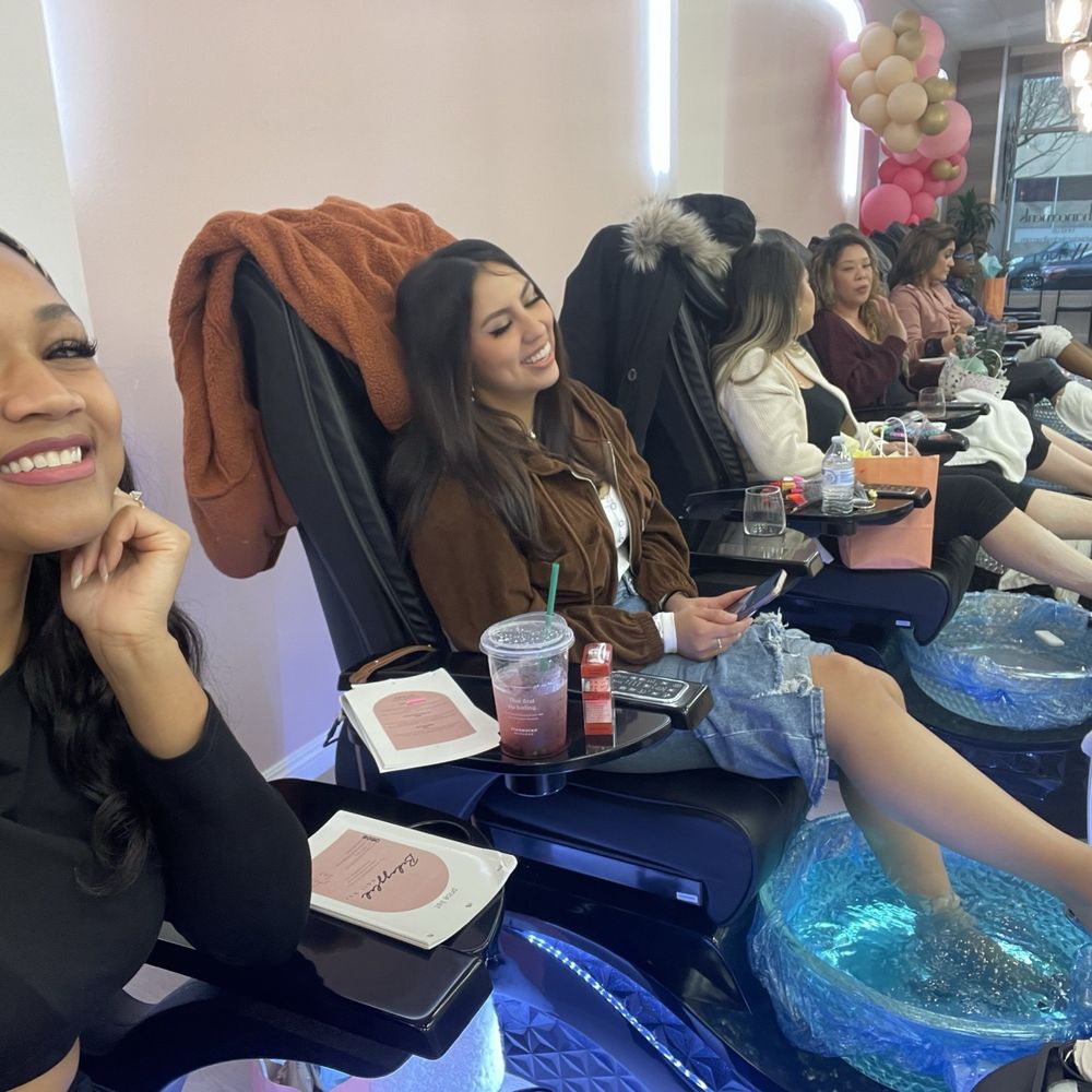 Bedazzled Nail Bar - Private spa day - Nail Salons Near Me - Fairfield, California